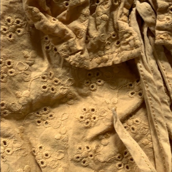 Gold Ruffe Crop Top - Picture 2 of 4